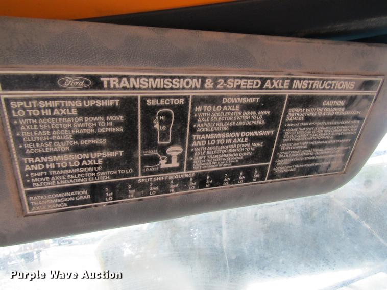 image for item DC4332 1993 Ford F800 digger derrick truck