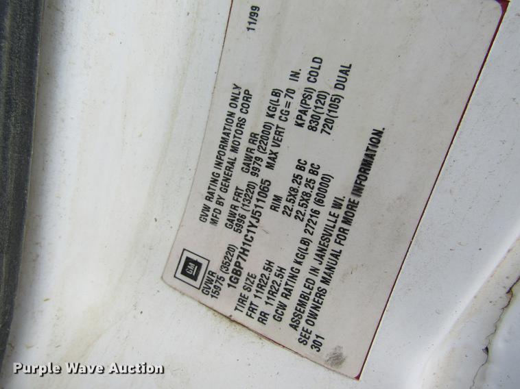 image for item DC4333 2000 Chevrolet C7500 digger derrick truck