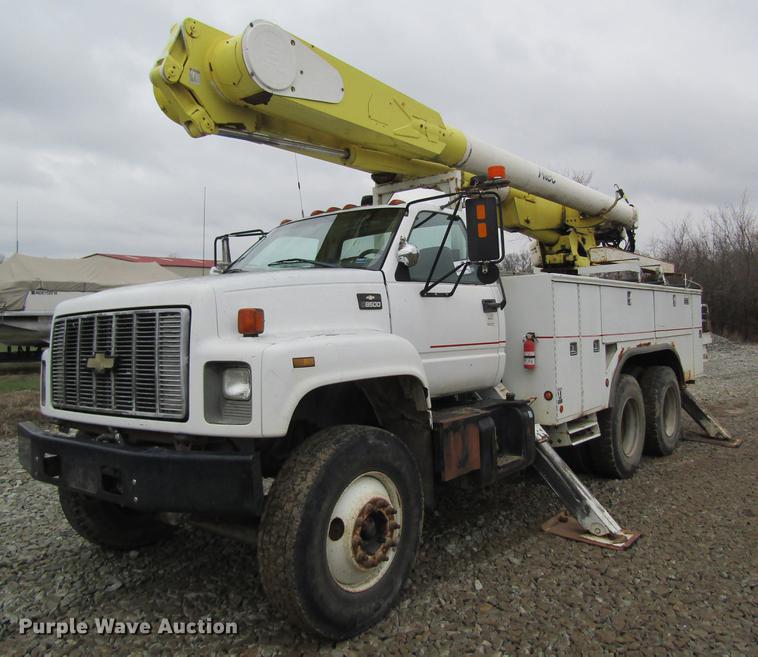 image for item DC4334 2000 Chevrolet C7500 bucket truck