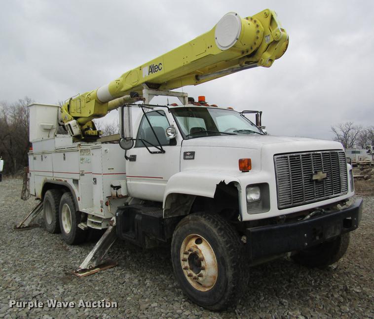 image for item DC4334 2000 Chevrolet C7500 bucket truck