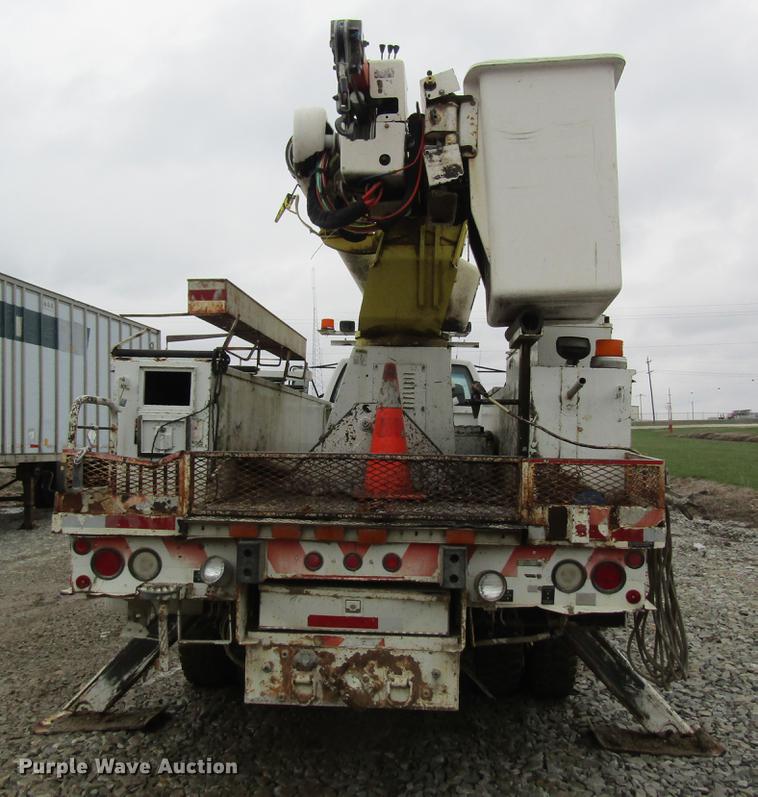 image for item DC4334 2000 Chevrolet C7500 bucket truck