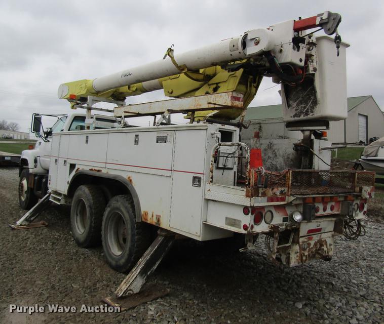 image for item DC4334 2000 Chevrolet C7500 bucket truck