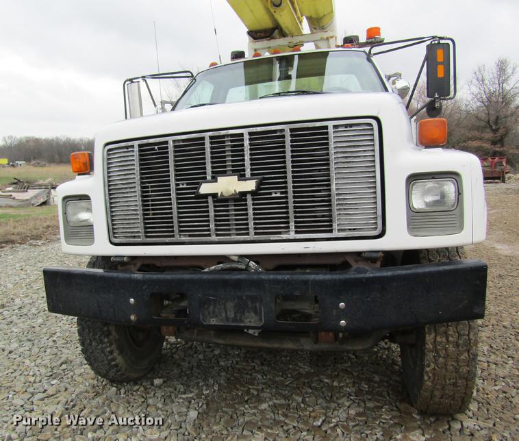 image for item DC4334 2000 Chevrolet C7500 bucket truck