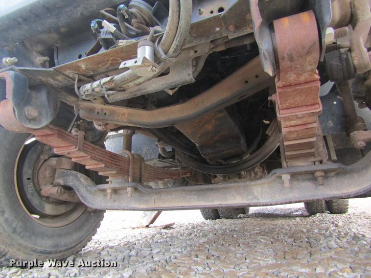 image for item DC4334 2000 Chevrolet C7500 bucket truck