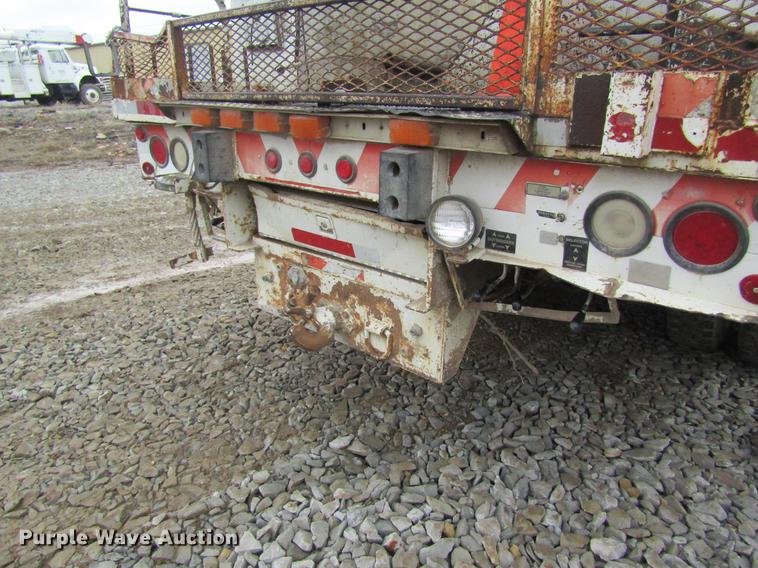 image for item DC4334 2000 Chevrolet C7500 bucket truck