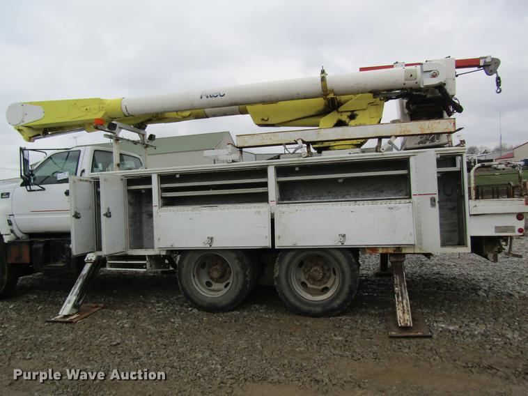 image for item DC4334 2000 Chevrolet C7500 bucket truck