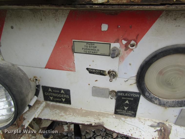 image for item DC4334 2000 Chevrolet C7500 bucket truck