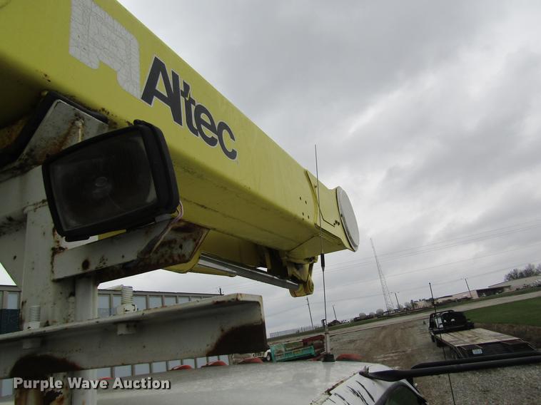 image for item DC4334 2000 Chevrolet C7500 bucket truck