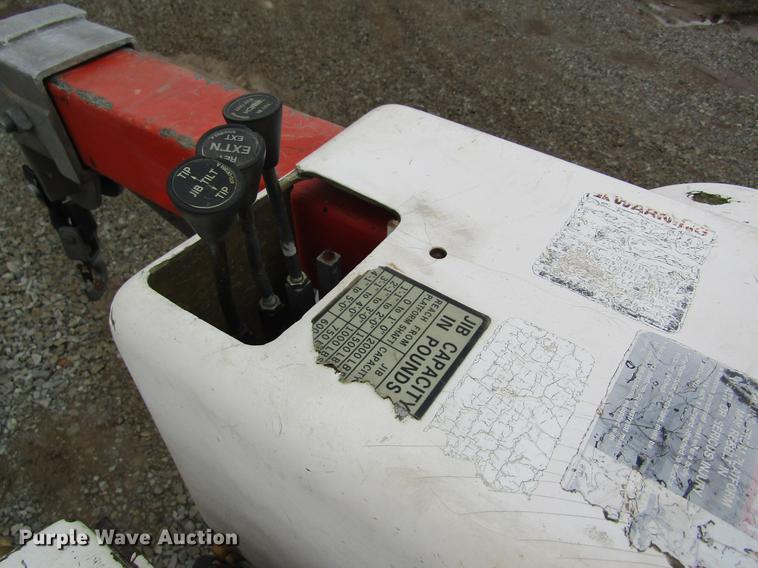 image for item DC4334 2000 Chevrolet C7500 bucket truck