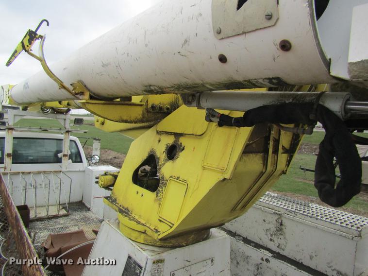 image for item DC4334 2000 Chevrolet C7500 bucket truck