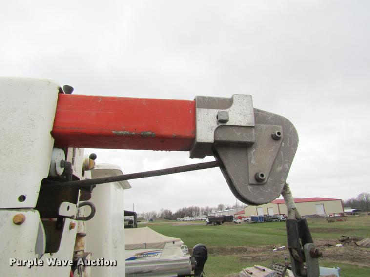 image for item DC4334 2000 Chevrolet C7500 bucket truck