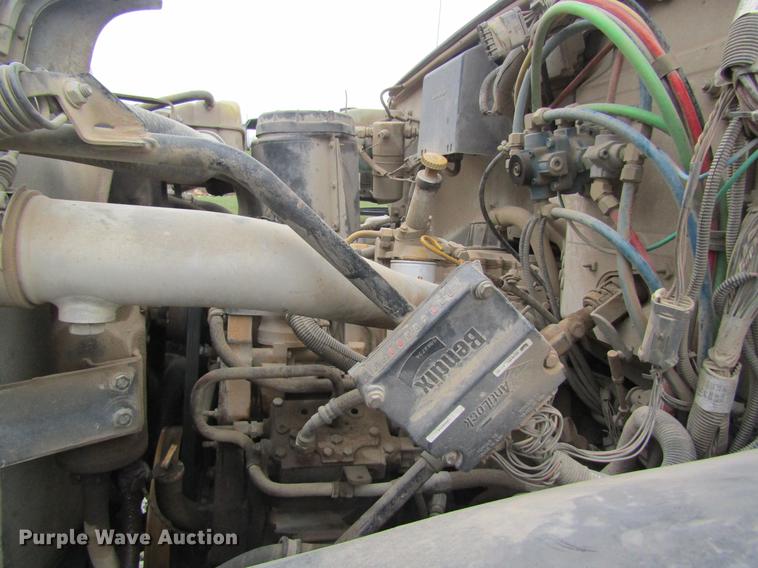 image for item DC4334 2000 Chevrolet C7500 bucket truck