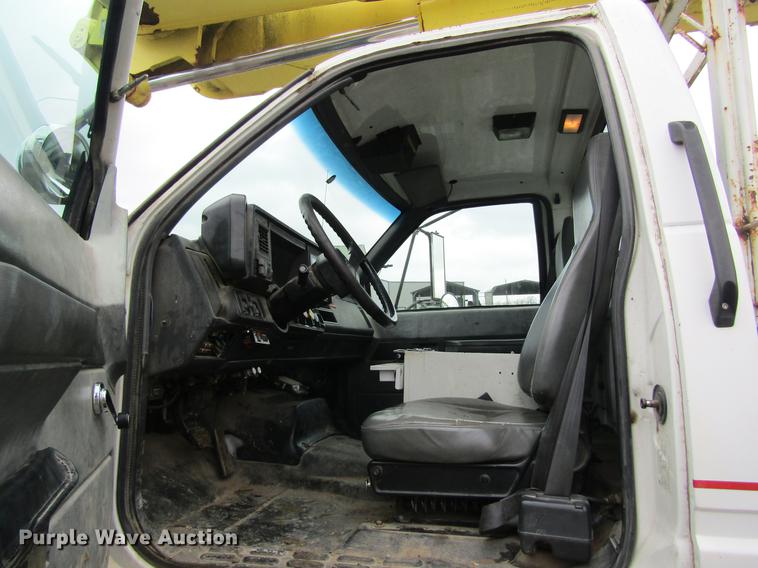 image for item DC4334 2000 Chevrolet C7500 bucket truck