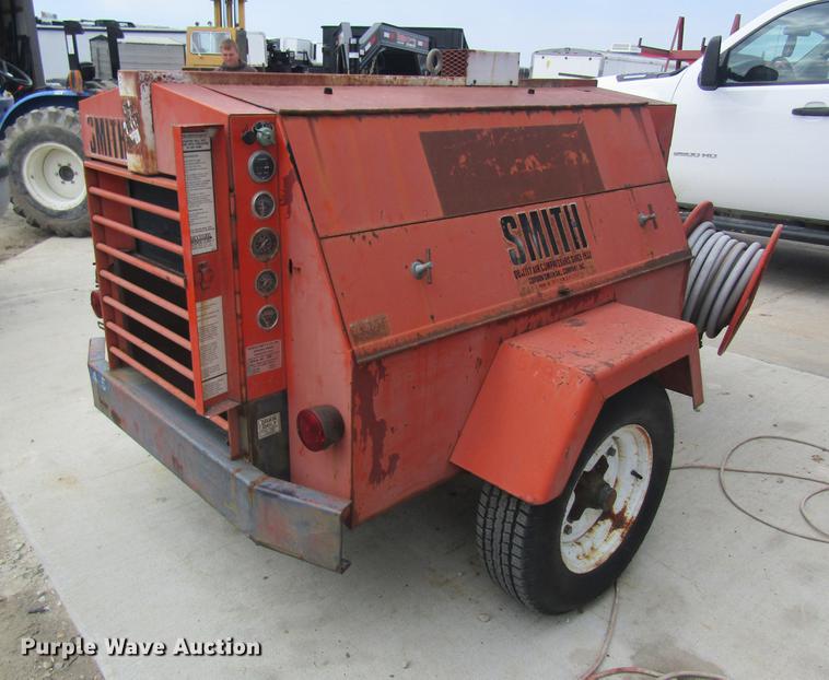 image for item DC4364 Smith 160 air compressor