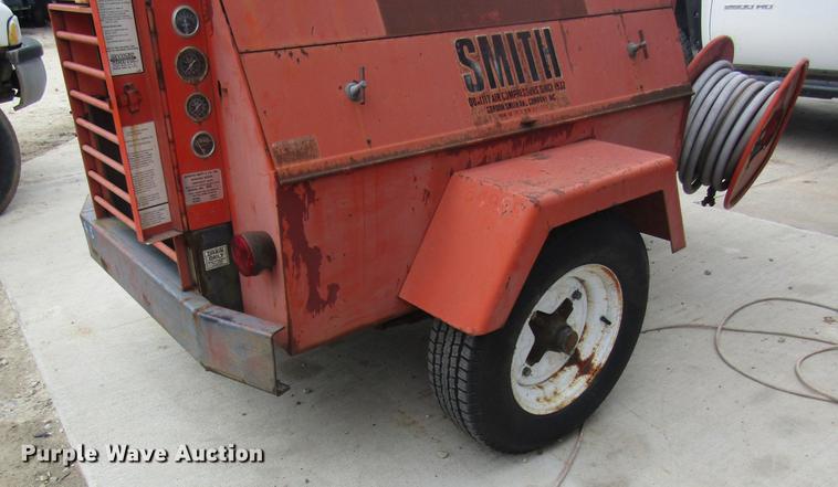 image for item DC4364 Smith 160 air compressor
