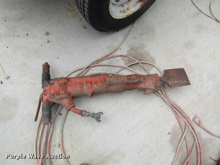 image for item DC4364 Smith 160 air compressor