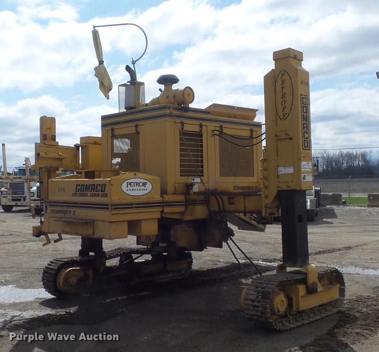 image for item DC7366 1988 Gomaco GT-6200 Commander II curb and gutter machine