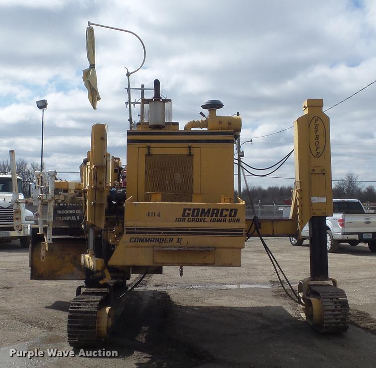 image for item DC7366 1988 Gomaco GT-6200 Commander II curb and gutter machine