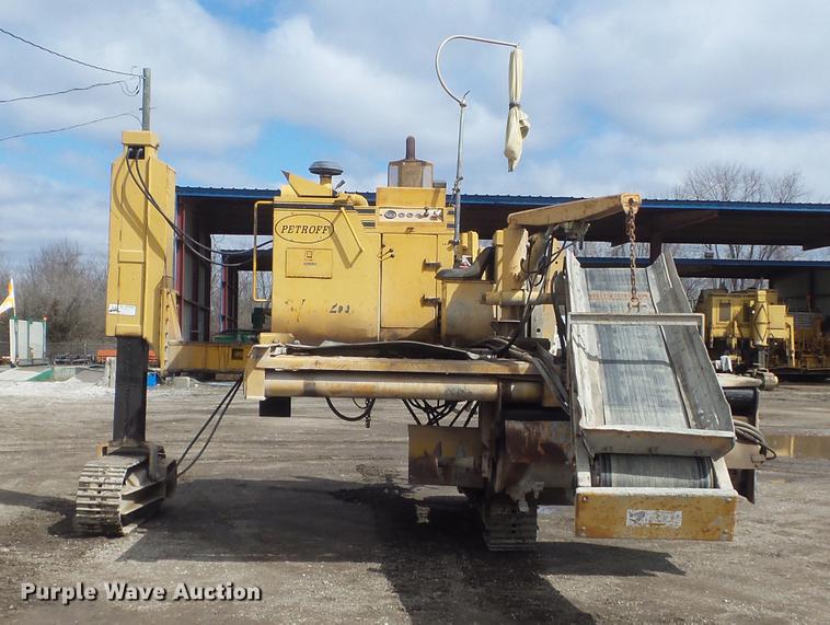 image for item DC7366 1988 Gomaco GT-6200 Commander II curb and gutter machine