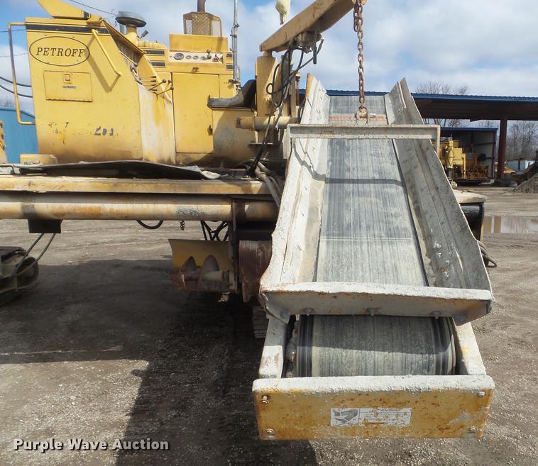 image for item DC7366 1988 Gomaco GT-6200 Commander II curb and gutter machine