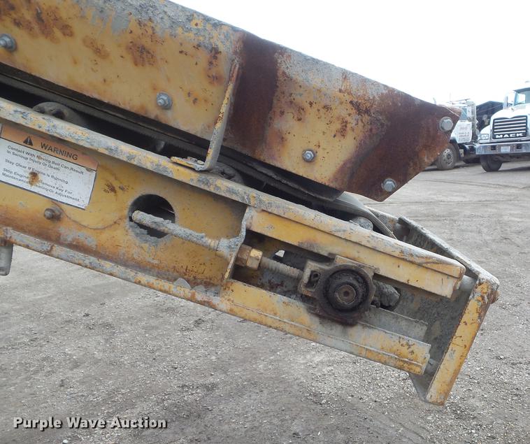 image for item DC7366 1988 Gomaco GT-6200 Commander II curb and gutter machine