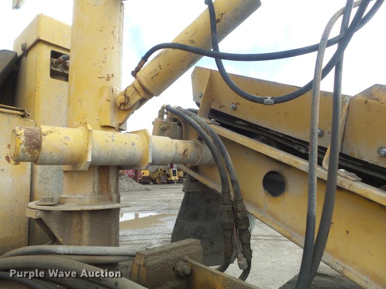 image for item DC7366 1988 Gomaco GT-6200 Commander II curb and gutter machine