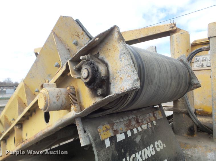 image for item DC7366 1988 Gomaco GT-6200 Commander II curb and gutter machine