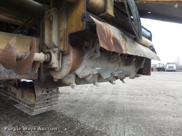 image for item DC7366 1988 Gomaco GT-6200 Commander II curb and gutter machine