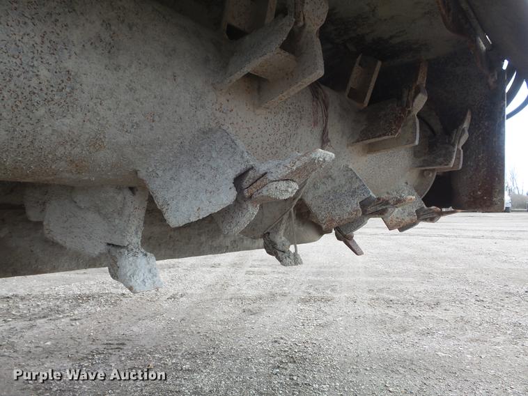 image for item DC7366 1988 Gomaco GT-6200 Commander II curb and gutter machine