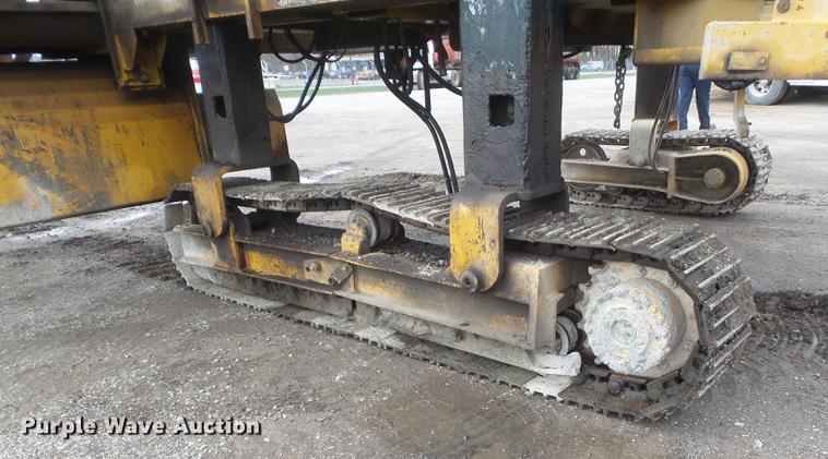 image for item DC7366 1988 Gomaco GT-6200 Commander II curb and gutter machine