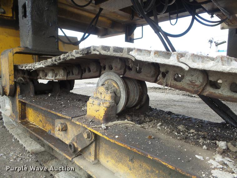 image for item DC7366 1988 Gomaco GT-6200 Commander II curb and gutter machine