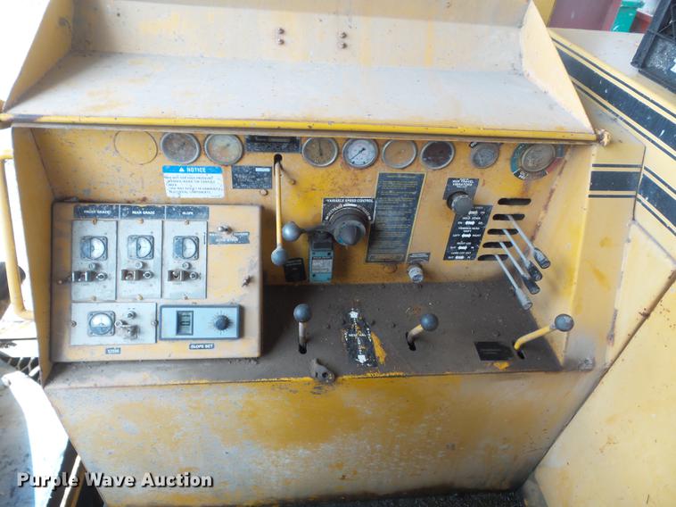 image for item DC7366 1988 Gomaco GT-6200 Commander II curb and gutter machine