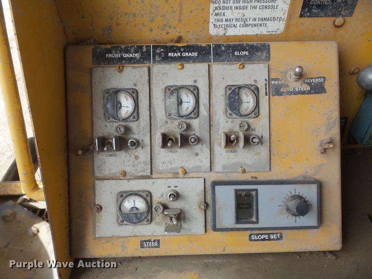 image for item DC7366 1988 Gomaco GT-6200 Commander II curb and gutter machine