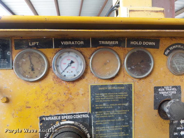 image for item DC7366 1988 Gomaco GT-6200 Commander II curb and gutter machine