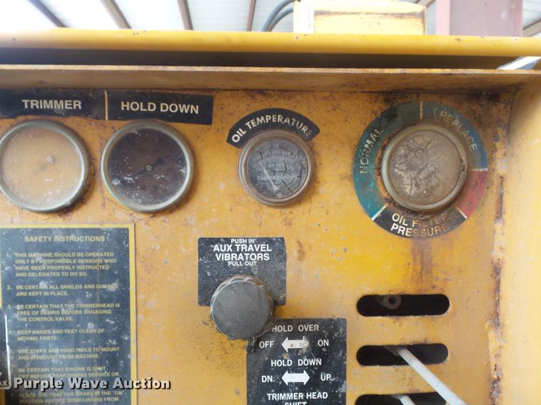 image for item DC7366 1988 Gomaco GT-6200 Commander II curb and gutter machine