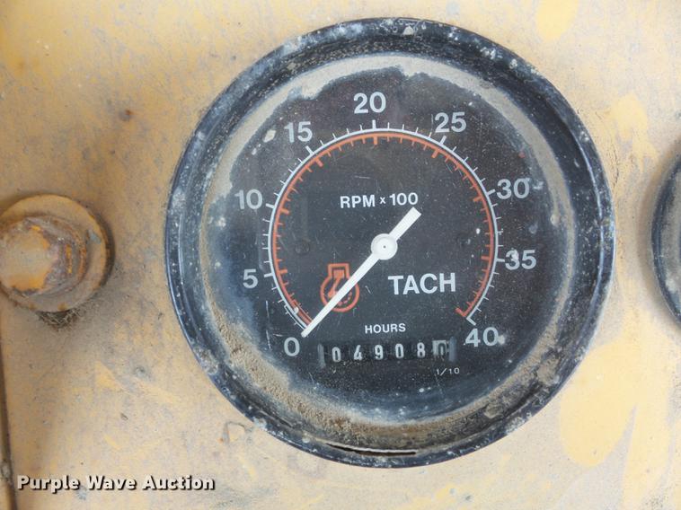 image for item DC7366 1988 Gomaco GT-6200 Commander II curb and gutter machine