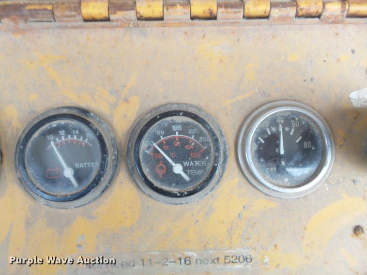 image for item DC7366 1988 Gomaco GT-6200 Commander II curb and gutter machine