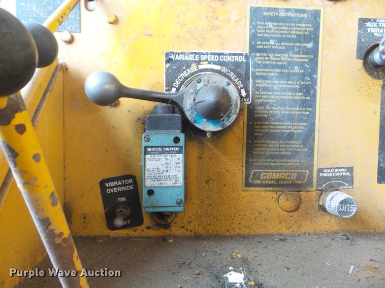 image for item DC7366 1988 Gomaco GT-6200 Commander II curb and gutter machine