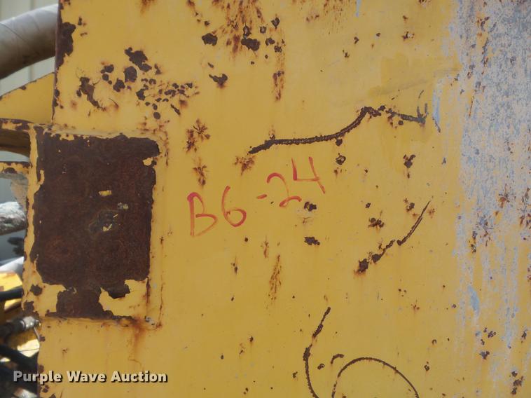 image for item DC7366 1988 Gomaco GT-6200 Commander II curb and gutter machine