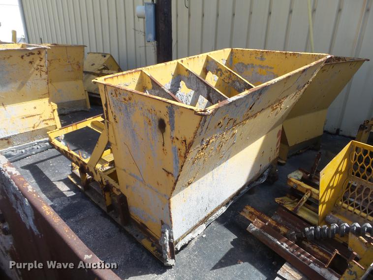 image for item DC7366 1988 Gomaco GT-6200 Commander II curb and gutter machine