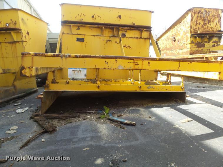 image for item DC7366 1988 Gomaco GT-6200 Commander II curb and gutter machine