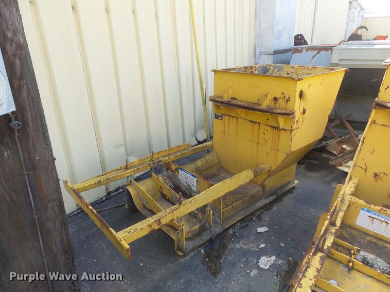 image for item DC7366 1988 Gomaco GT-6200 Commander II curb and gutter machine