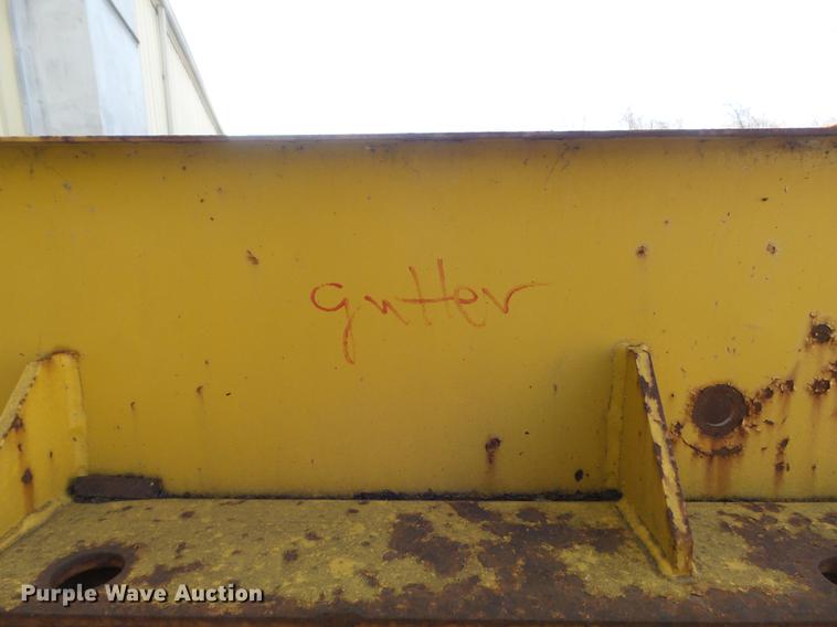 image for item DC7366 1988 Gomaco GT-6200 Commander II curb and gutter machine