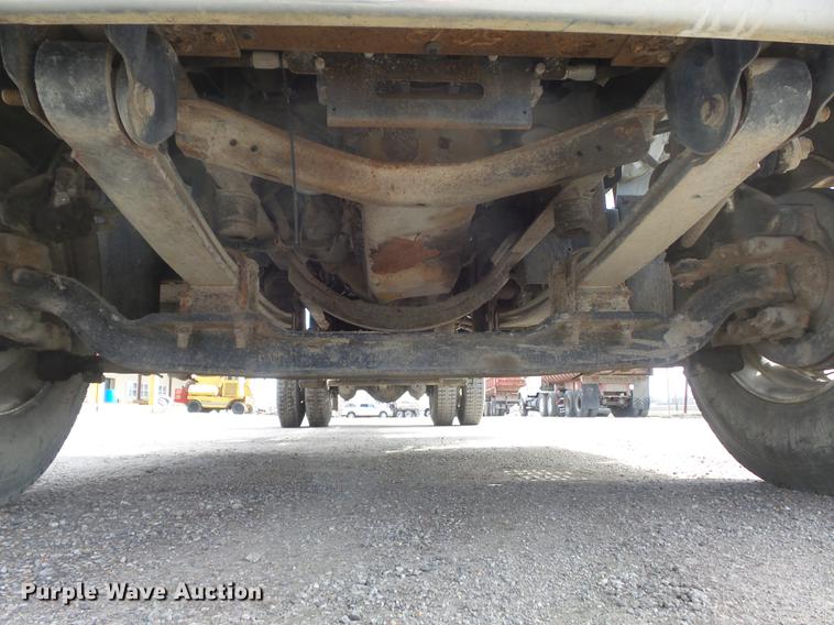 image for item DC7367 1999 GMC C7500 roll-off container truck