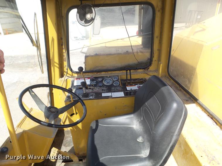 image for item DC7370 1988 Vermeer CC135 concrete cutter