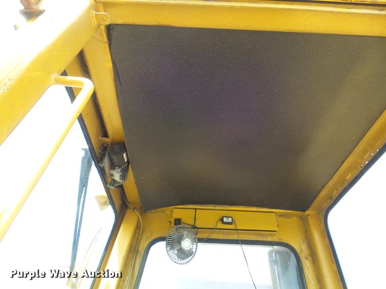 image for item DC7370 1988 Vermeer CC135 concrete cutter