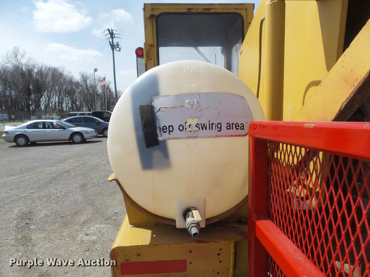 image for item DC7370 1988 Vermeer CC135 concrete cutter