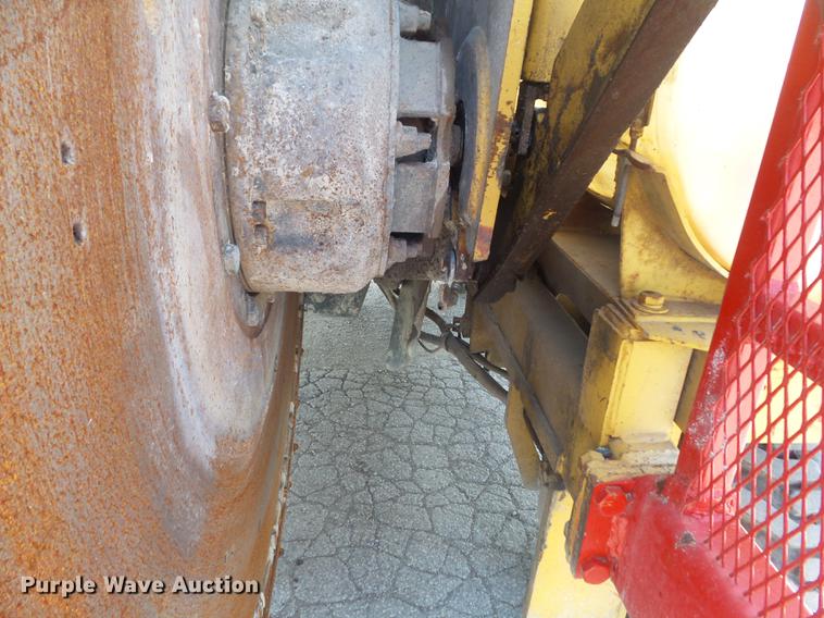 image for item DC7370 1988 Vermeer CC135 concrete cutter