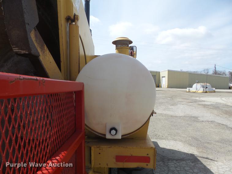 image for item DC7370 1988 Vermeer CC135 concrete cutter