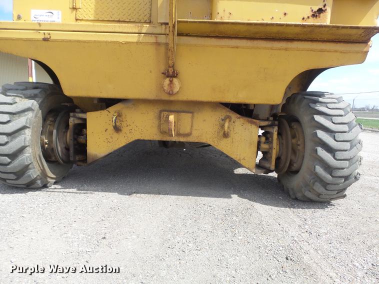 image for item DC7370 1988 Vermeer CC135 concrete cutter